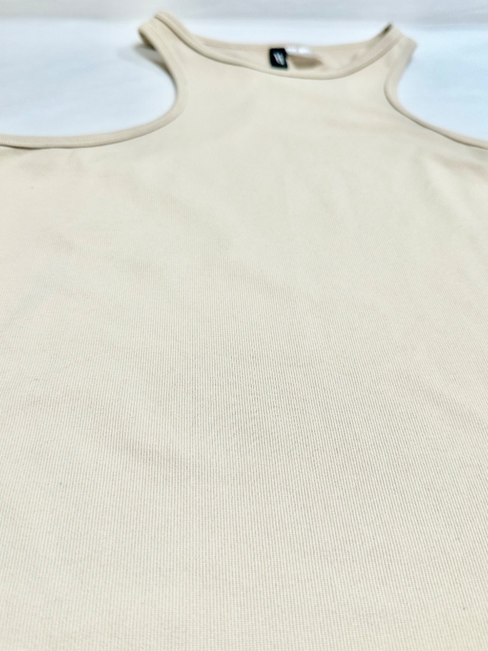 H&M Divided Beige Ribbed High-Neck Racerback Tank Top - Picture 4 of 6